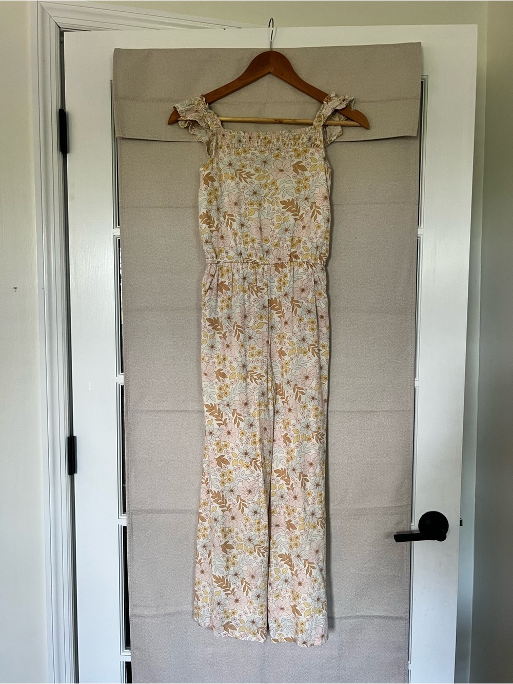 cupcakes & cashmere Cream Floral Ruffle-Strap Wide-Leg Jumpsuit